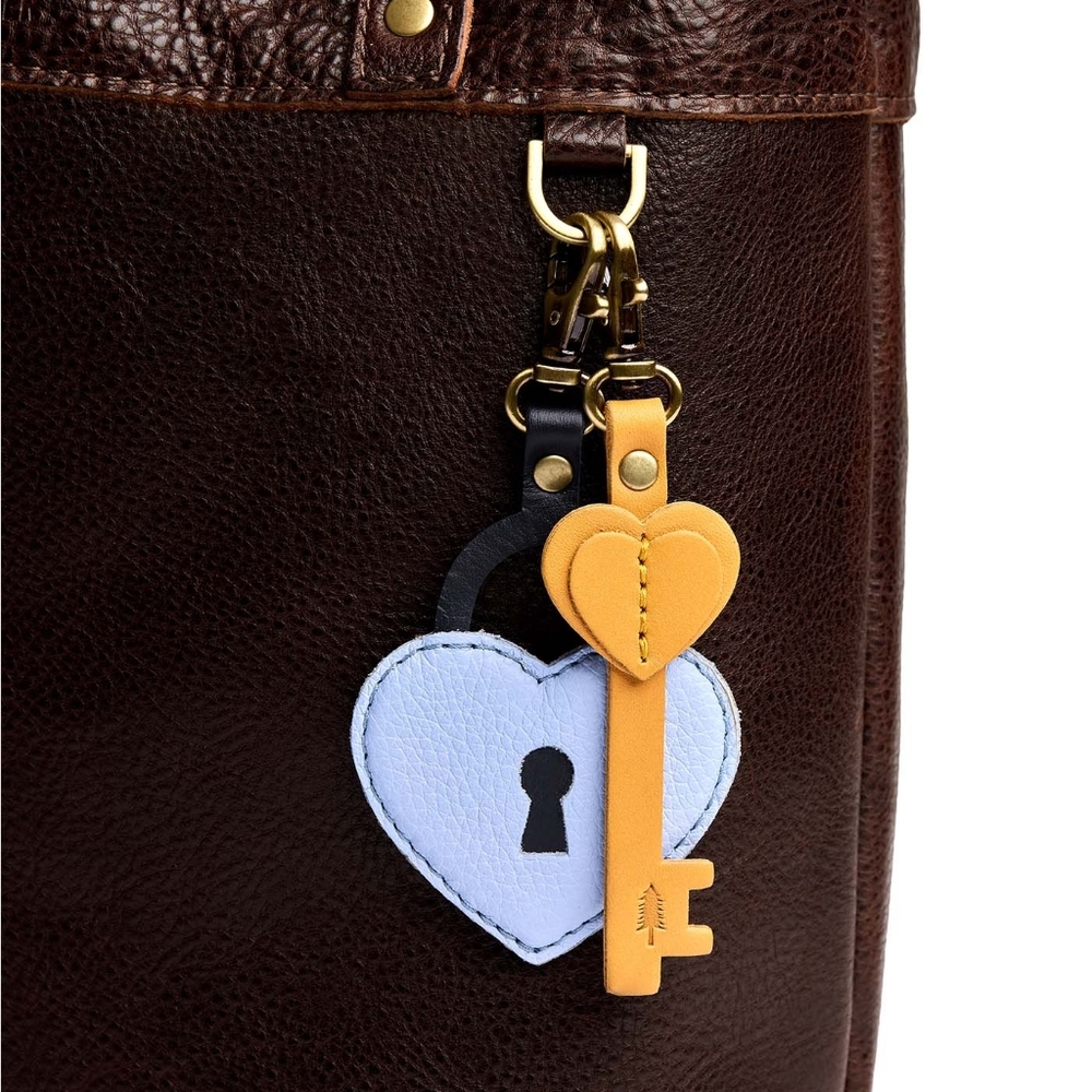 Portland leather Key to Your Heart Keychain (skyway blue) - Picture 8 of 8